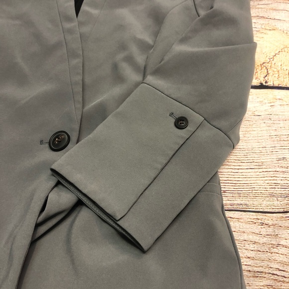 August 1 Eight Blazer - Picture 7 of 8